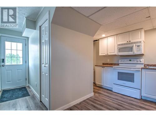 1303 28Th Avenue, Vernon, BC - Indoor Photo Showing Kitchen