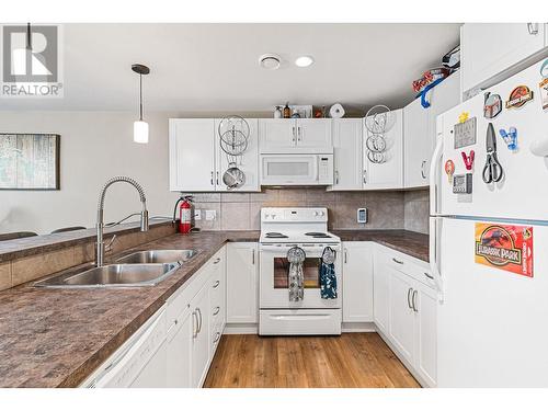 2496 Loseth Road, Kelowna, BC - Indoor Photo Showing Kitchen With Double Sink