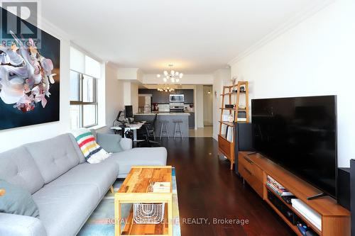 904 - 95 Lombard Street, Toronto (Church-Yonge Corridor), ON - Indoor Photo Showing Living Room