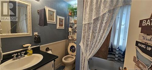 202-202A Purdy Avenue, Moncton, NB - Indoor Photo Showing Bathroom