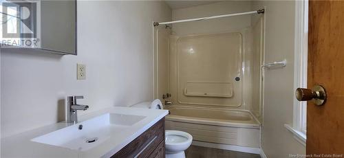 202-202A Purdy Avenue, Moncton, NB - Indoor Photo Showing Bathroom