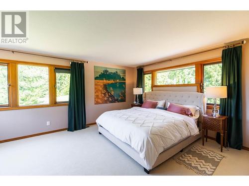 4625 Crescent View  Drive, Nelson, BC - Indoor Photo Showing Bedroom