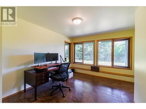 4625 Crescent View  Drive, Nelson, BC - Indoor Photo Showing Office