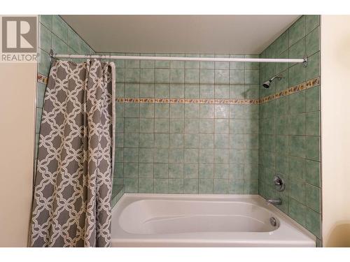 4625 Crescent View  Drive, Nelson, BC - Indoor Photo Showing Bathroom