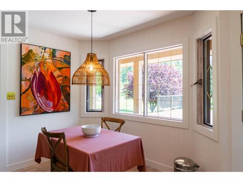 4625 Crescent View  Drive, Nelson, BC - Indoor Photo Showing Dining Room