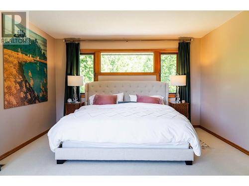 4625 Crescent View  Drive, Nelson, BC - Indoor Photo Showing Bedroom