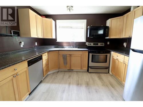 4325 Antler Avenue, Prince George, BC - Indoor Photo Showing Kitchen