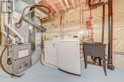 19 Penbridge Circle, Brampton (Fletcher'S Meadow), ON - Indoor Photo Showing Laundry Room