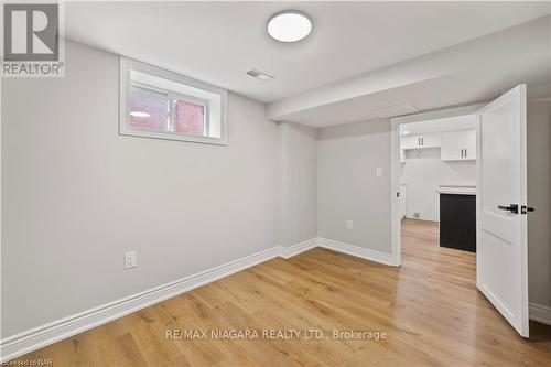 7310 Fern Avenue, Niagara Falls, ON - Indoor Photo Showing Other Room