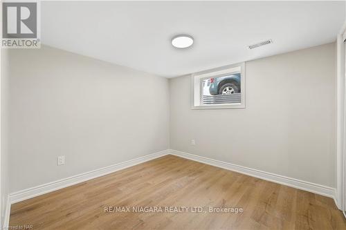 7310 Fern Avenue, Niagara Falls, ON - Indoor Photo Showing Other Room