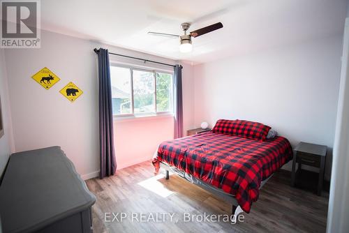 40 Birch Cres Crescent, Temagami, ON - Indoor Photo Showing Bedroom