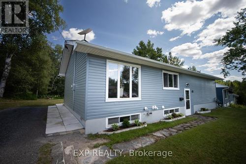 40 Birch Cres Crescent, Temagami, ON - Outdoor