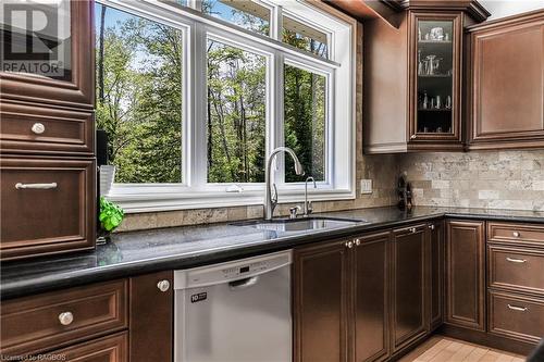 91 Shamrock Boulevard, South Bruce Peninsula, ON - Indoor Photo Showing Kitchen With Double Sink