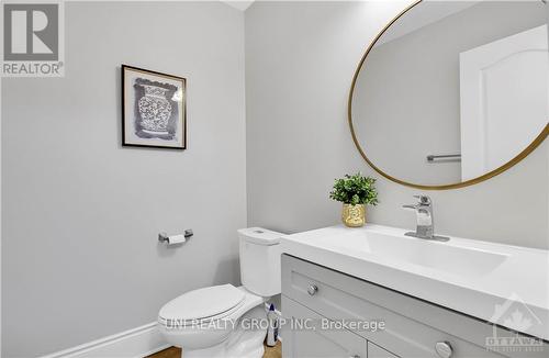 100 Brambling Way, Ottawa, ON - Indoor Photo Showing Bathroom