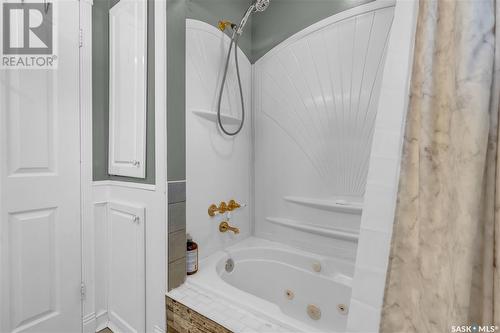 54 Fuhrmann Crescent, Regina, SK - Indoor Photo Showing Bathroom