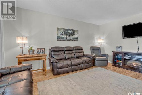 54 Fuhrmann Crescent, Regina, SK - Indoor Photo Showing Living Room