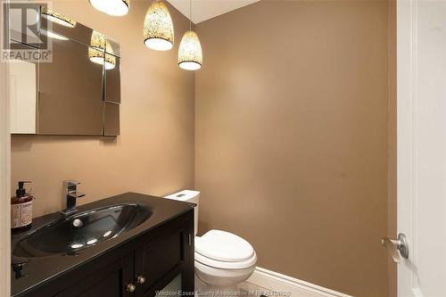 2260 Normandy Street, Lasalle, ON - Indoor Photo Showing Bathroom