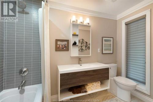 2260 Normandy Street, Lasalle, ON - Indoor Photo Showing Bathroom