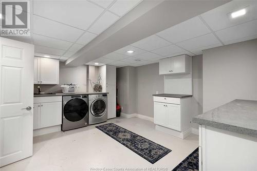 2260 Normandy Street, Lasalle, ON - Indoor Photo Showing Laundry Room