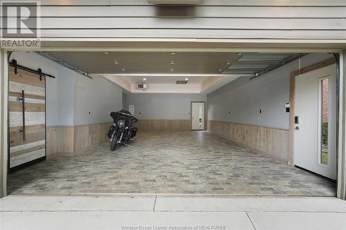 2260 Normandy Street, Lasalle, ON - Indoor Photo Showing Garage