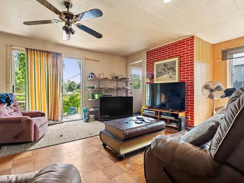 Salon - 3984 Grand Boulevard, Longueuil (Saint-Hubert), QC - Indoor Photo Showing Living Room