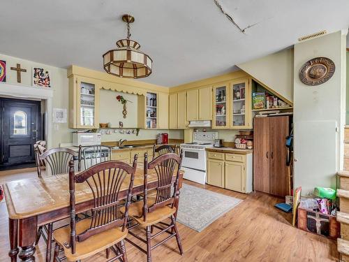 Kitchen - 7941 Av. Royale, Château-Richer, QC - Indoor Photo Showing Dining Room