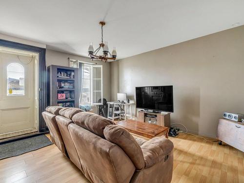 Living room - 7941 Av. Royale, Château-Richer, QC - Indoor Photo Showing Living Room