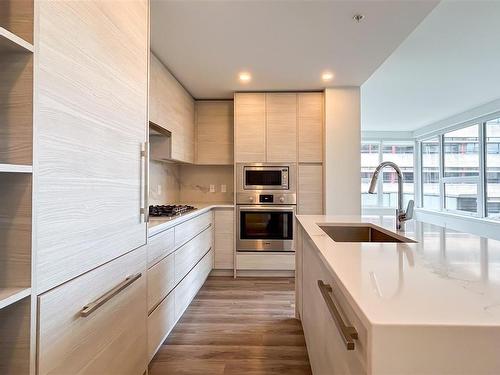 506-777 Herald St, Victoria, BC - Indoor Photo Showing Kitchen With Upgraded Kitchen