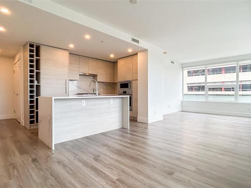 506-777 Herald St, Victoria, BC - Indoor Photo Showing Kitchen