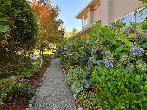 6782 Greig Crt, Central Saanich, BC 