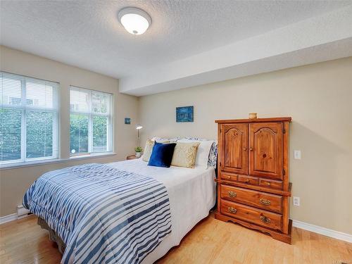 103-1663 Mckenzie Ave, Saanich, BC - Indoor Photo Showing Bedroom