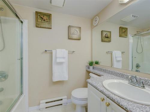 103-1663 Mckenzie Ave, Saanich, BC - Indoor Photo Showing Bathroom