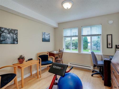 103-1663 Mckenzie Ave, Saanich, BC - Indoor Photo Showing Office