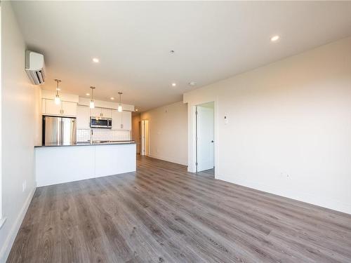 501-119 Haliburton St, Nanaimo, BC - Indoor Photo Showing Kitchen