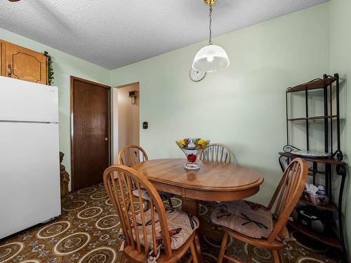 810 Ollek Street, Kamloops, BC - Indoor Photo Showing Dining Room