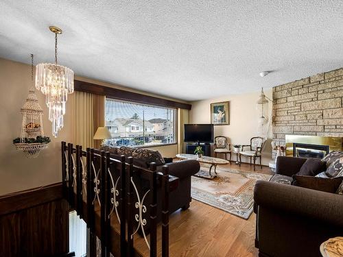 810 Ollek Street, Kamloops, BC - Indoor Photo Showing Living Room With Fireplace