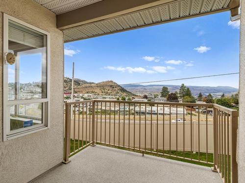 93-1950 Braeview Place, Kamloops, BC - Outdoor With Exterior