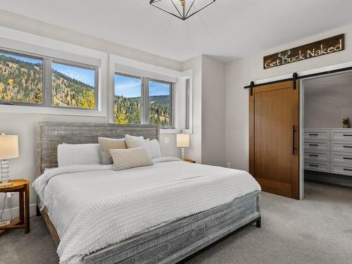 2424 Fairways Drive, Sun Peaks, BC - Indoor Photo Showing Bedroom