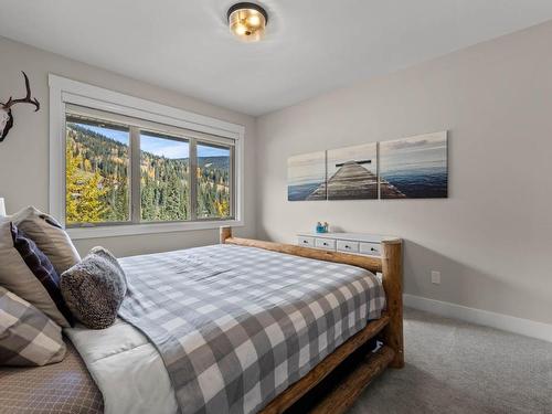 2424 Fairways Drive, Sun Peaks, BC - Indoor Photo Showing Bedroom