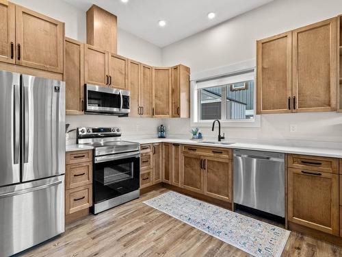 2424 Fairways Drive, Sun Peaks, BC - Indoor Photo Showing Kitchen