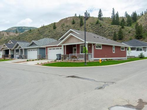 132-200 Grand Boulevard, Kamloops, BC - Outdoor