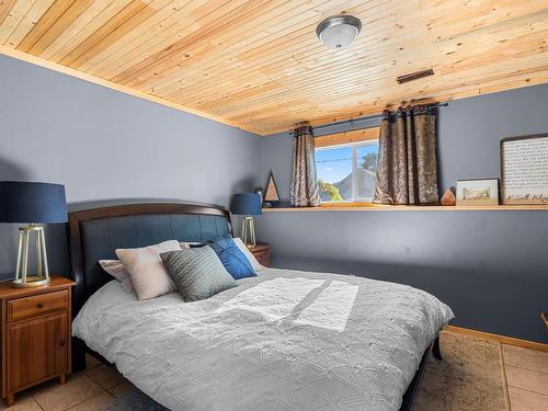 4116 Davie Road, Kamloops, BC - Indoor Photo Showing Bedroom