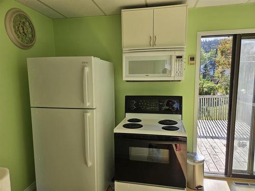 34 Stevens Avenue, Marathon, ON - Indoor Photo Showing Kitchen