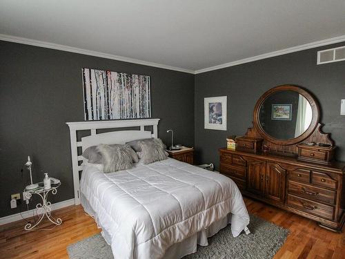 Chambre Ã  coucher principale - 105 Rue Garrett, New Richmond, QC - Indoor Photo Showing Bedroom