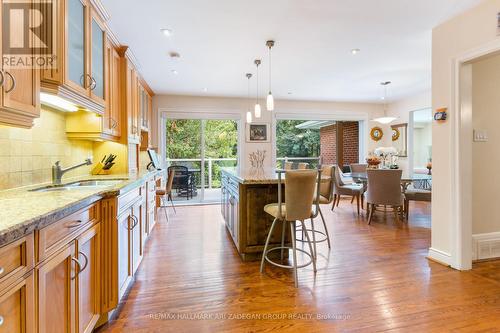 195 Burbank Drive, Toronto (Bayview Village), ON - Indoor Photo Showing Kitchen With Upgraded Kitchen