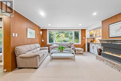 195 Burbank Drive, Toronto (Bayview Village), ON - Indoor Photo Showing Living Room