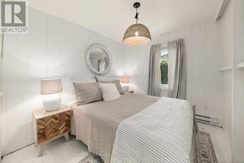 10 Oriole Road, Kawartha Lakes, ON - Indoor Photo Showing Bedroom