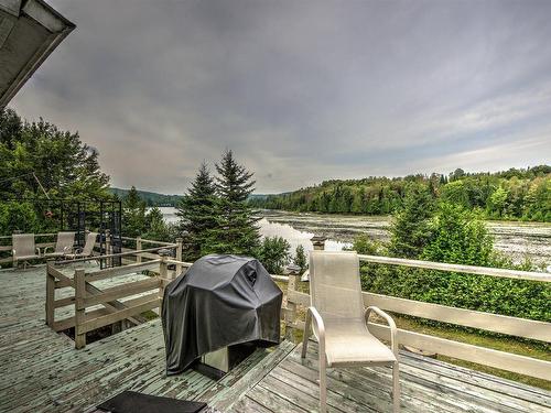 Vue sur l'eau - 411 8E Rue, Chertsey, QC - Outdoor With Deck Patio Veranda With View