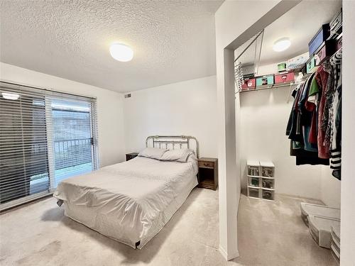 212-3929 22 Avenue, Vernon, BC - Indoor Photo Showing Bedroom