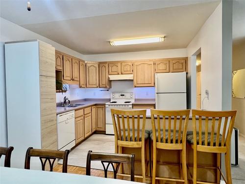 212-3929 22 Avenue, Vernon, BC - Indoor Photo Showing Kitchen With Double Sink